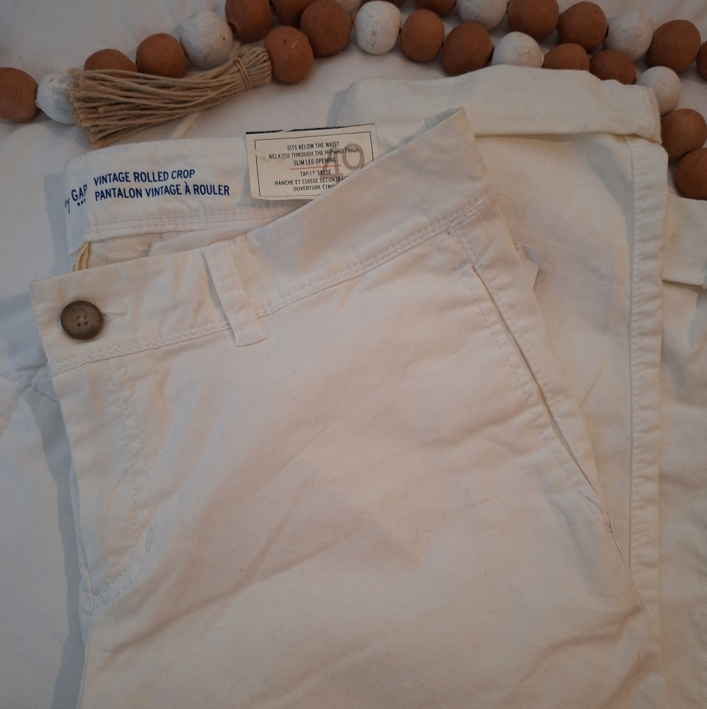 NWT Gap Vintage Rolled Crop Pants  Size 6 White